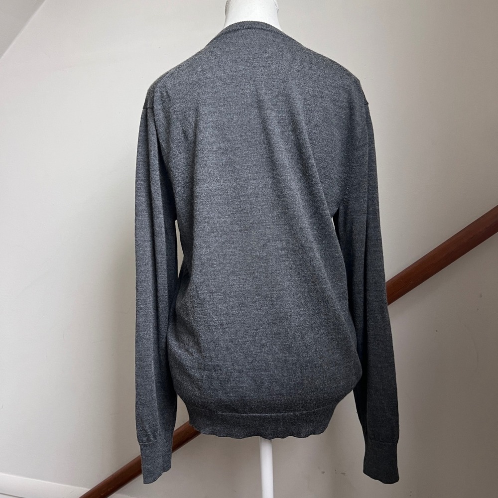 J.Crew 100% Merino Wool V-Neck Sweater Gray Minimalist Size‎ Medium - Picture 3 of 9